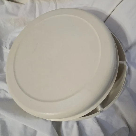 Tupperware Beige Sectioned Platter - Picture 2 of 7